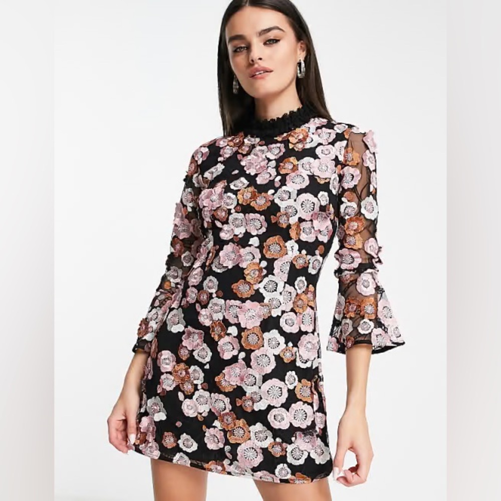 NWT French Connection Floral Long Sleeve Dress with open back